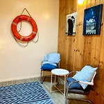 ゲストハウス Houseboat De Cornelia 3*