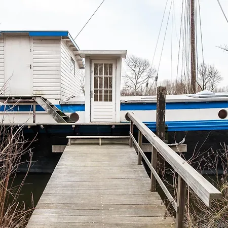 ゲストハウス Houseboat De Cornelia