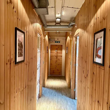 Houseboat De Cornelia Penzion Amsterdam