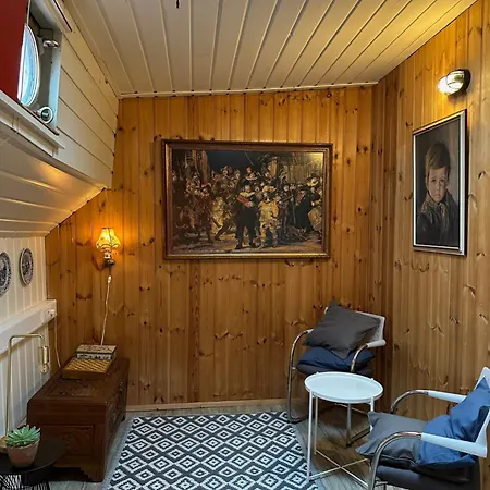Pensjonat Houseboat De Cornelia