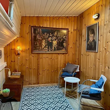 Penzion Houseboat De Cornelia