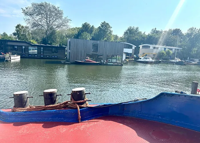 Houseboat De Cornelia アムステルダム