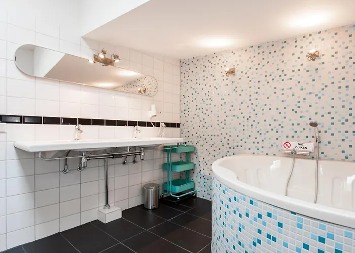 Houseboat De Cornelia ゲストハウス アムステルダム