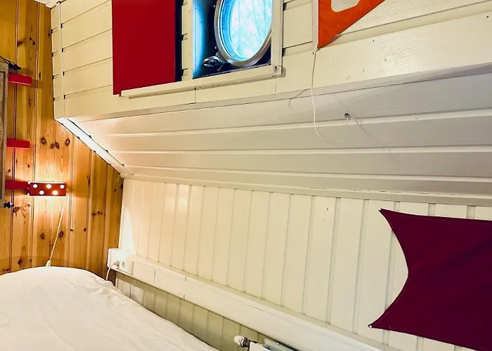 Houseboat De Cornelia 3* アムステルダム